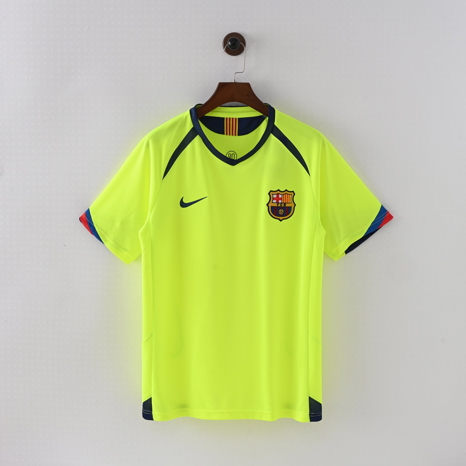 05_06 Barcelona Away Retro Soccer Jersey 1 Barcelona Away Retro Jersey 2005/06 - Image 1