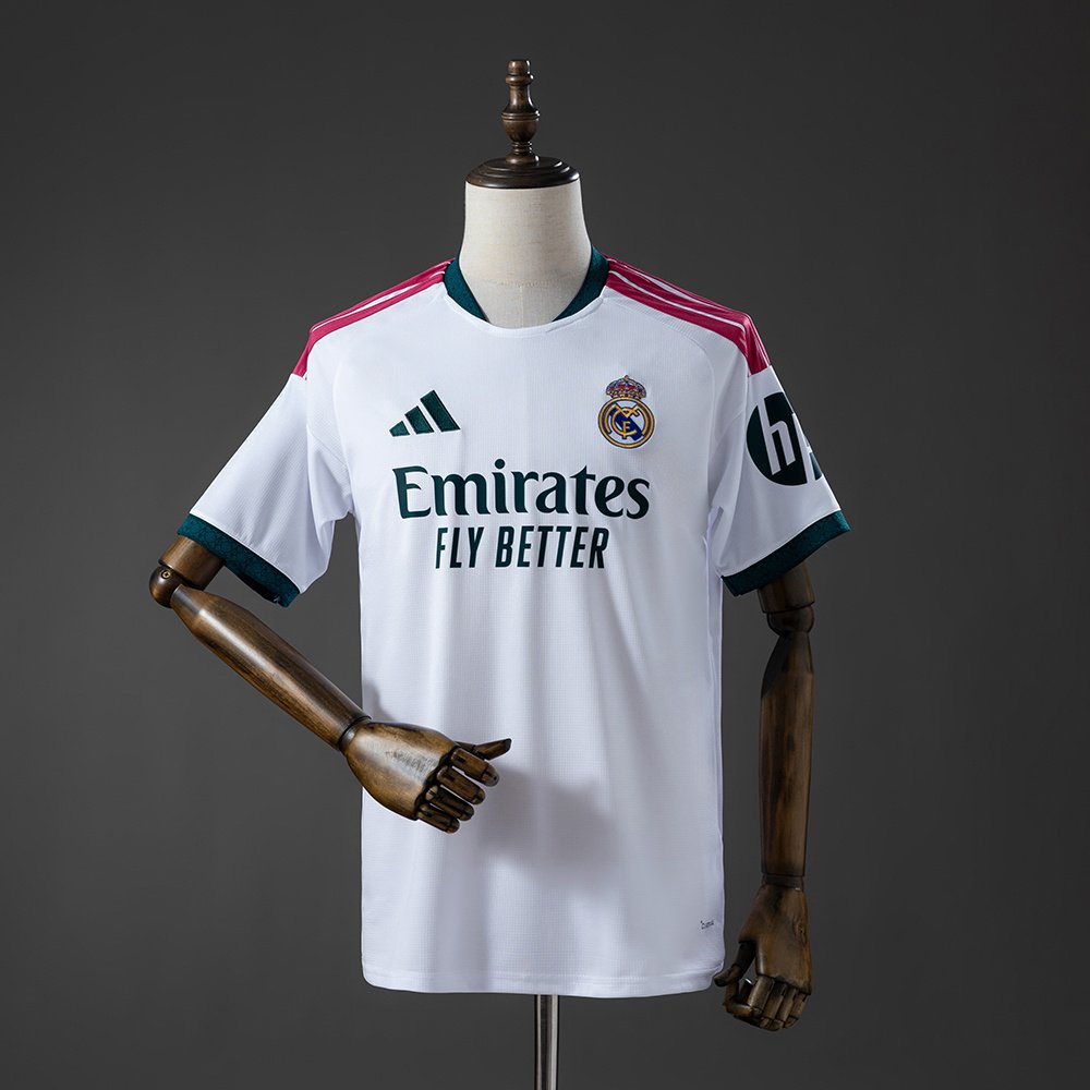 Maglia da casa del Real Madrid 26-27, modello 1 Maglia Home Real Madrid 26/27