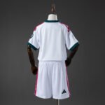 Tenue enfant Real Madrid (domicile) 26/27