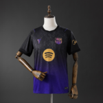 Camiseta de visitante del Barcelona con el número 26/27 de Kobe Bryant