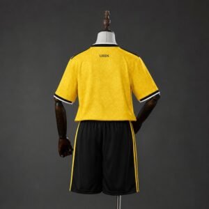 Leeds United Kids Kit Home 26/27